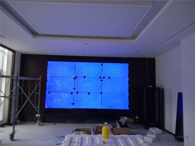 物美西聯廣場大廳顯示屏